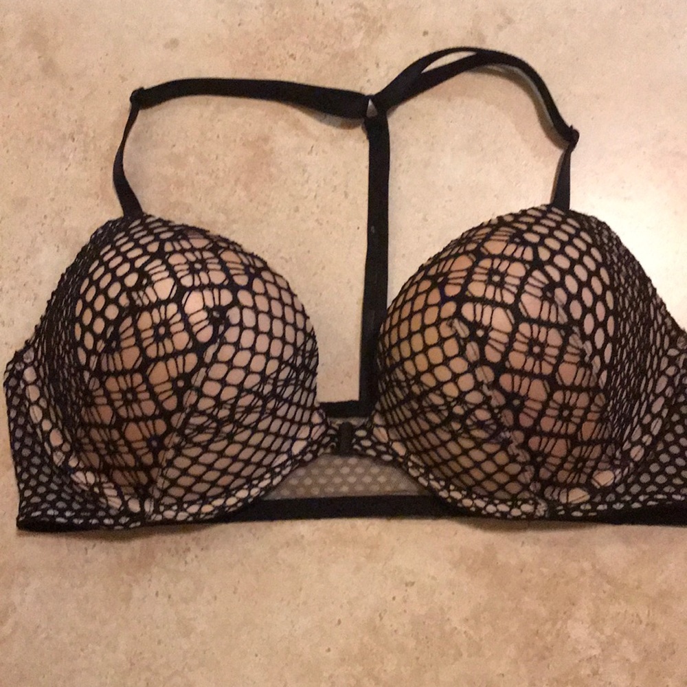 🛑SOLD 🛑 NWOT Victoria Secret BOMBSHELL bra